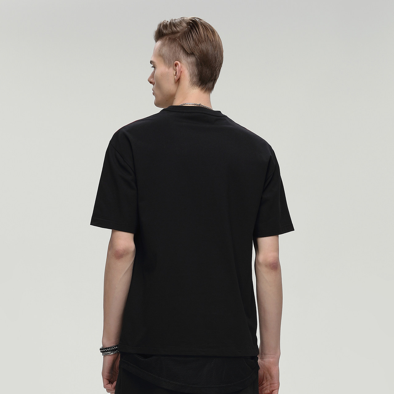 reshake华菲型格2017春新品休闲圆领短袖字母印花t恤商场同款