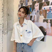 College style white shirt women's summer retro short sleeve shirt design feeling small group students loose lazy coat