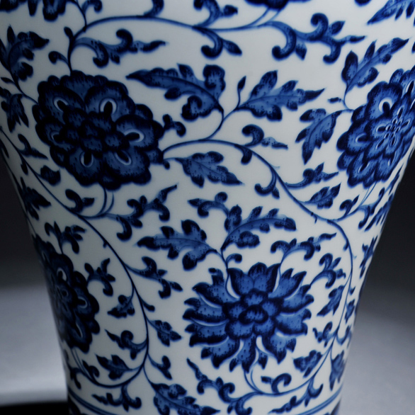 Jingdezhen ceramics yongzheng antique blue and white porcelain vase name plum bottle the stylish arts and crafts home furnishing articles in the living room