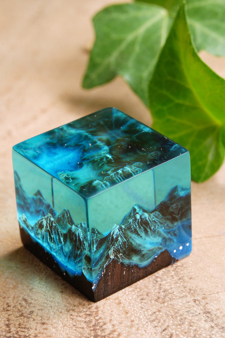 手工diy断茬水晶滴胶雪山峰实木檀木雕刻仿真山体模型具海景星空