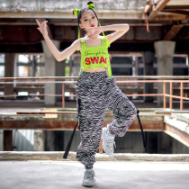 New childrens costumes street dance catwalk catwalk girls jazz dance costume summer green vest navel suit