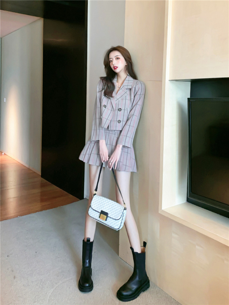 小西装套装女时尚洋气韩版百褶短裙子两件套西服气质炸街搭配显高