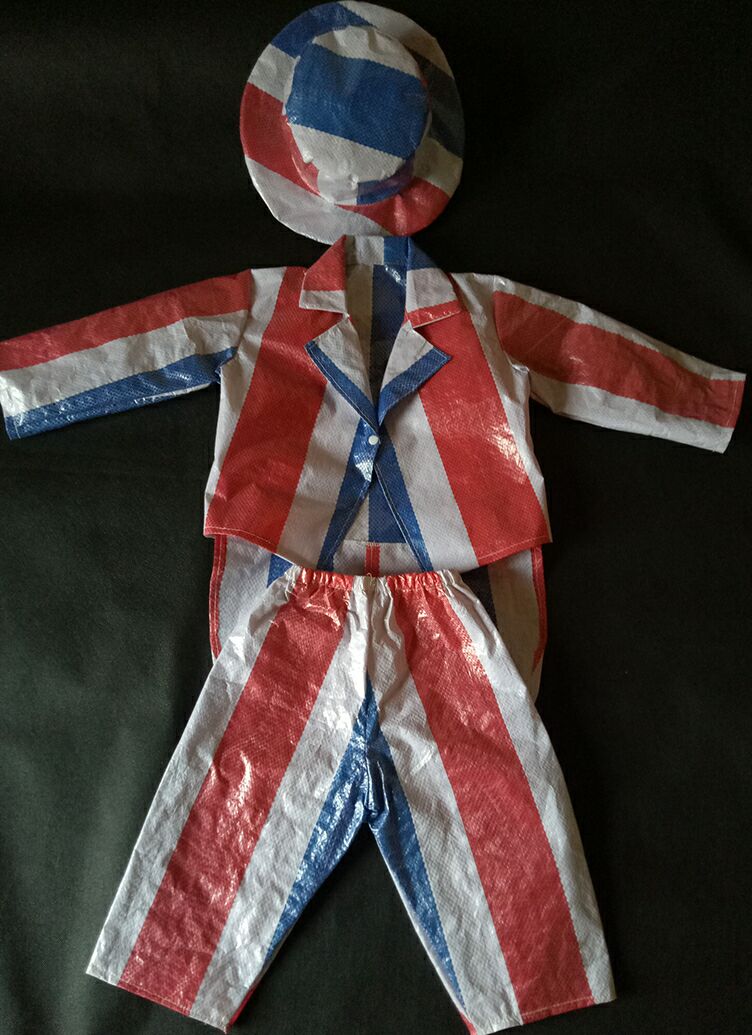 儿童环保燕尾服舞台走秀演出服亲子装手工制作塑料袋幼儿园时装秀