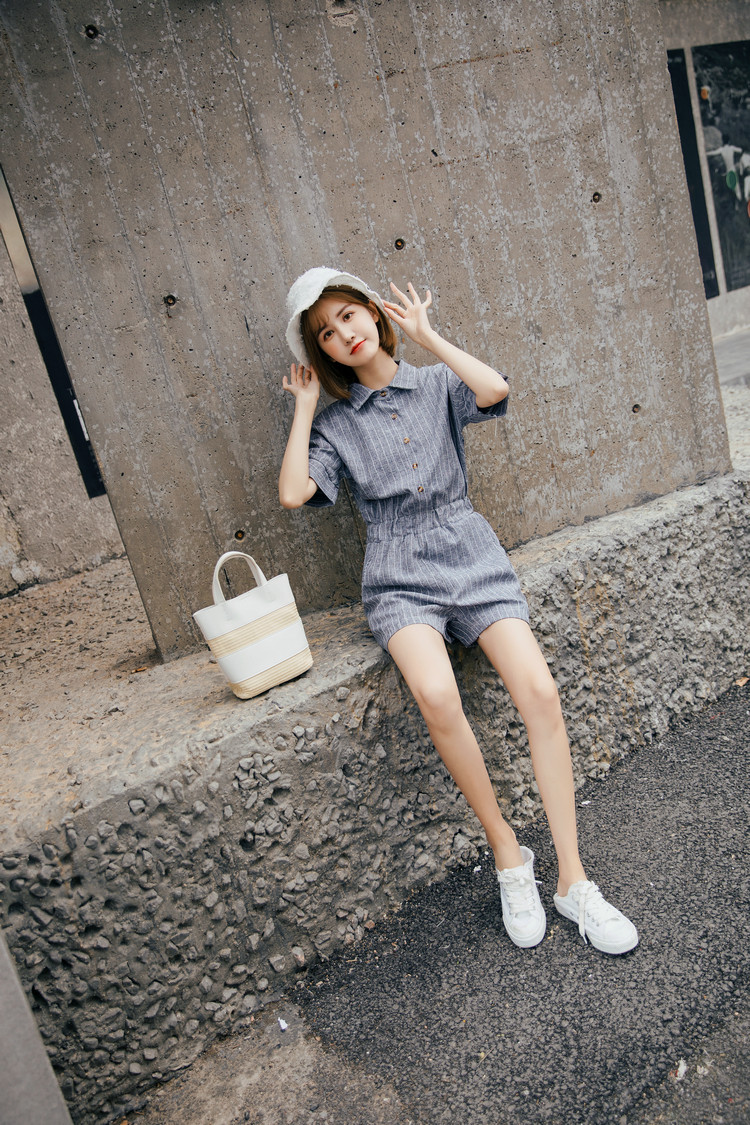 实拍2018夏新款高腰显瘦韩版气质学生宽松港味休闲连衣短裤子