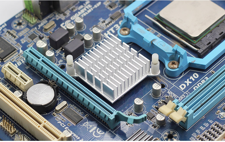 南桥散热器 主板 南北桥芯片散热风扇 纯铝散热片 6cm安装孔距