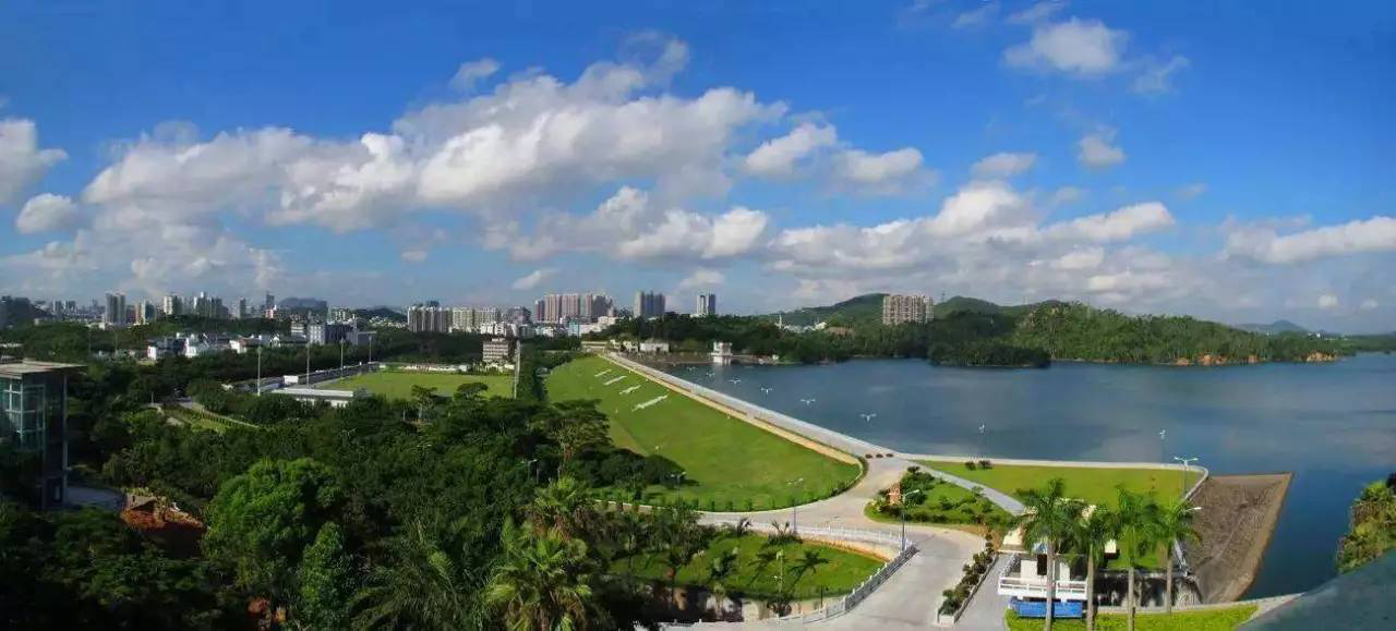 这个价格还是很划算的  7号线(西丽线)  关内上班族可关注西丽湖附近
