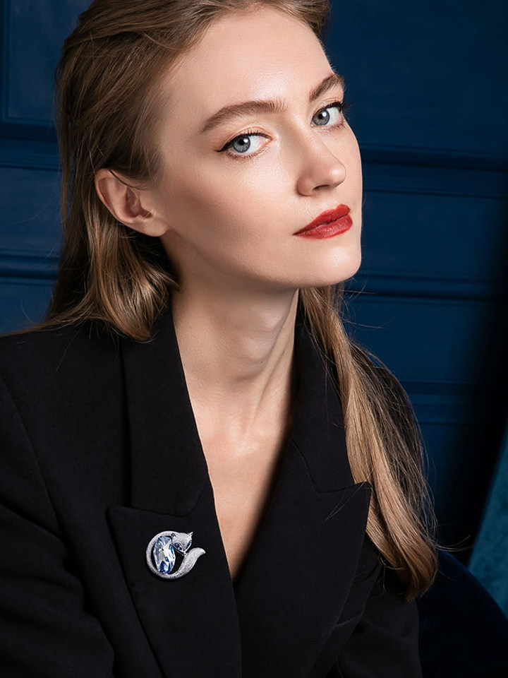 莉迪卡娜 时尚狐狸西装别针