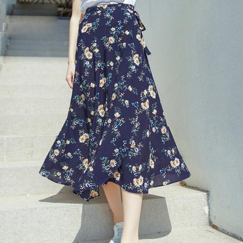 半身的碎花刚刚好,就选小碎花半身裙