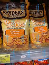 Hong Kong purchasing American SNYDERS carat cheese crisp cake cake dry grain 340 2G cheesy pastry