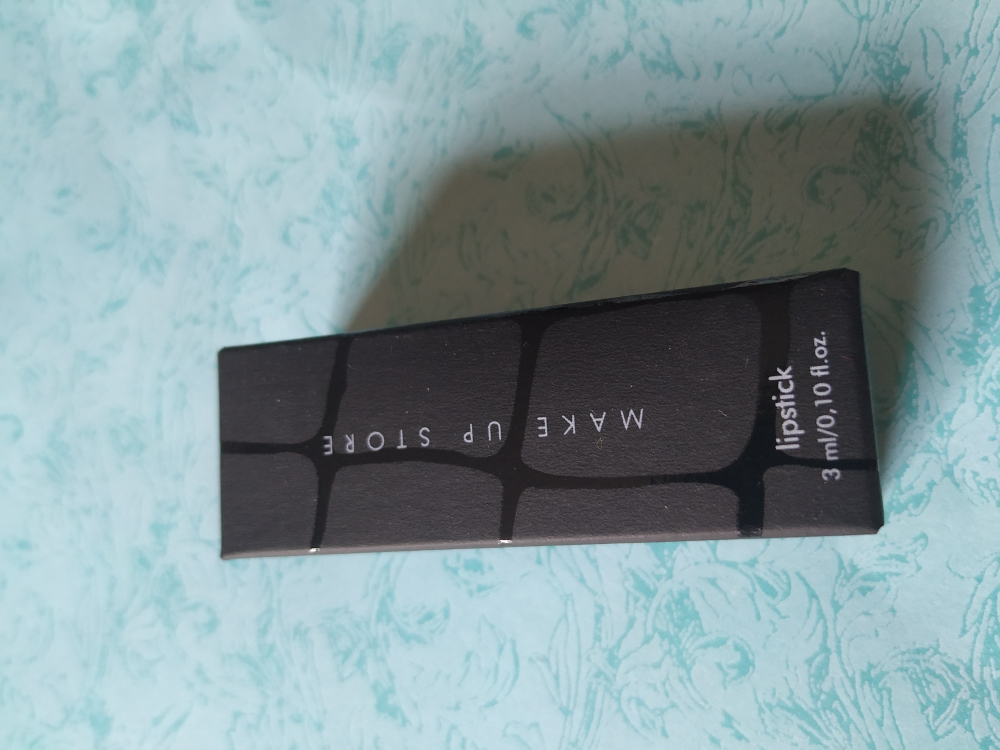 MAKE UP STORE明亮梅子色口红试色_in榜 MAKE UP STORE明亮梅子色口红试色