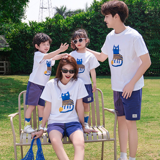Parent-child clothing 2025 new summer clothing trend, family of three cartoon T-shirts, four-member family suit, mother-daughter clothing, couple summer
Parent-child clothing 2025 new summer clothing trend, family of three cartoon T-shirts, four-member family suit, mother-daughter clothing, couple summer