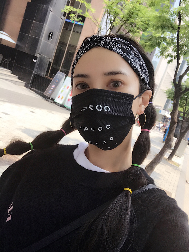 ohonly ins同款口罩 网红明星口罩 黑白英文字母男女口罩