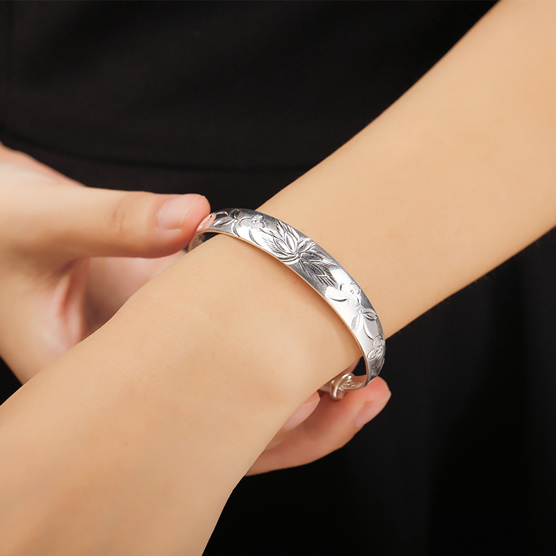 silver age blooming flowers S999 solid pure temperament of fine silver hand bracelet accessories to send the elderly mother mother