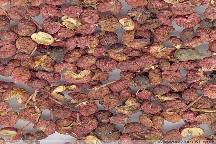 花椒气味芳香,可以除各种肉类的腥臊臭气,改变口感,能促进唾液分泌