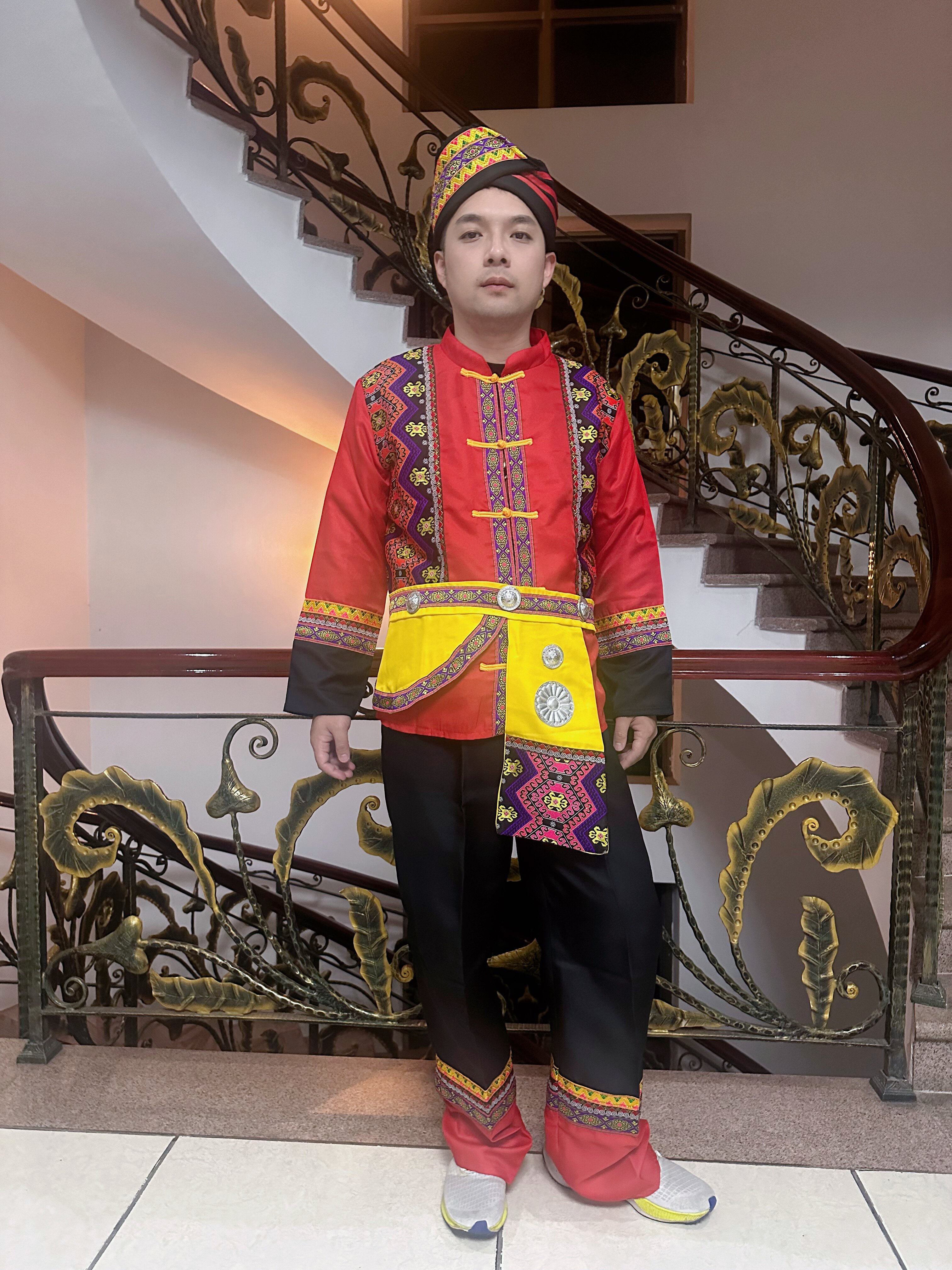 男少数民族演出服壮族苗族侗族黎族葫芦丝傣族广西三月三表演服