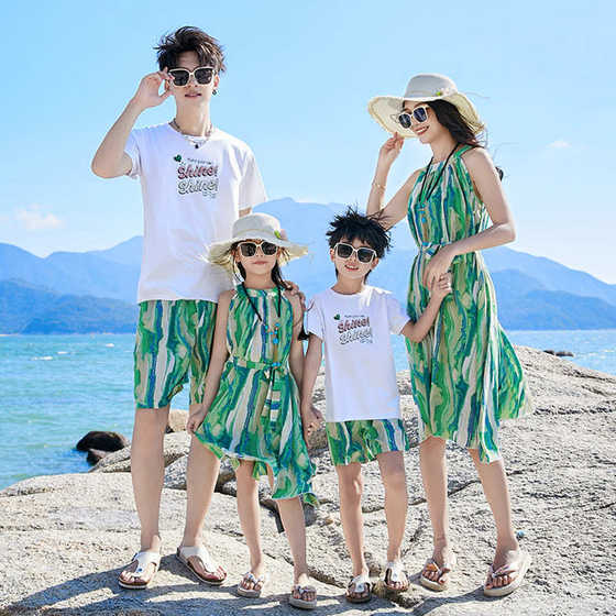 Holiday Boho Beach Parent-Child Summer Fashion New Trendy Mother and Daughter Mother and Child Family Three and Four Short Sleeve Dress
Holiday Boho Beach Parent-Child Summer Fashion New Trendy Mother and Daughter Mother and Child Family Three and Four Short Sleeve Dress