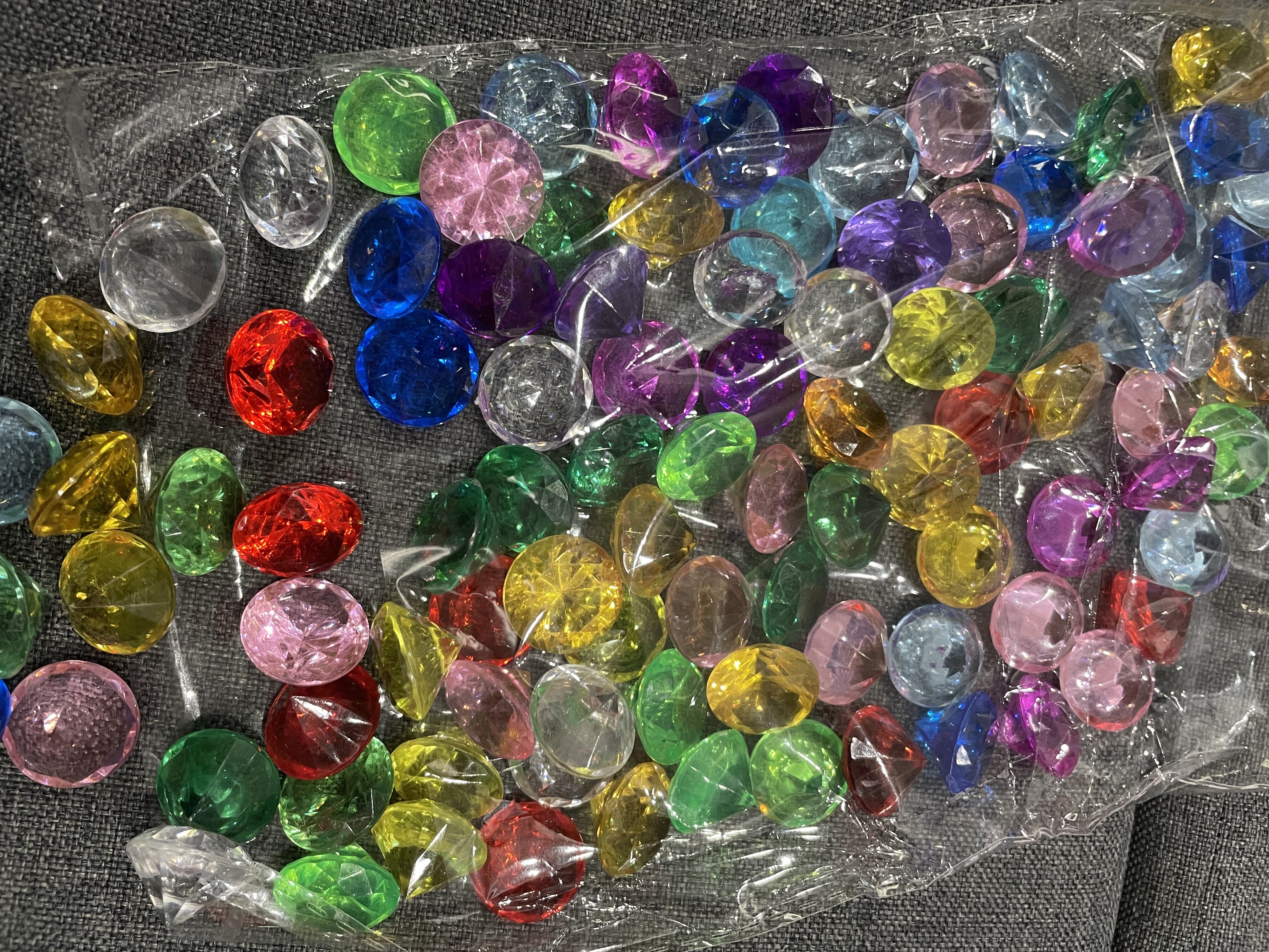 仿仿宝石玩具儿童亚克力水晶石塑料儿童水晶仿仿宝石儿童串珠玩具