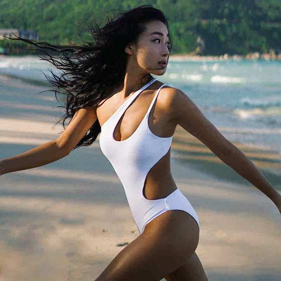 Yukari swim one-piece swimsuit women retro sexy 2025 new hot spring vacation diving swimsuit high-end
Yukari swim one-piece swimsuit women retro sexy 2025 new hot spring vacation diving swimsuit high-end