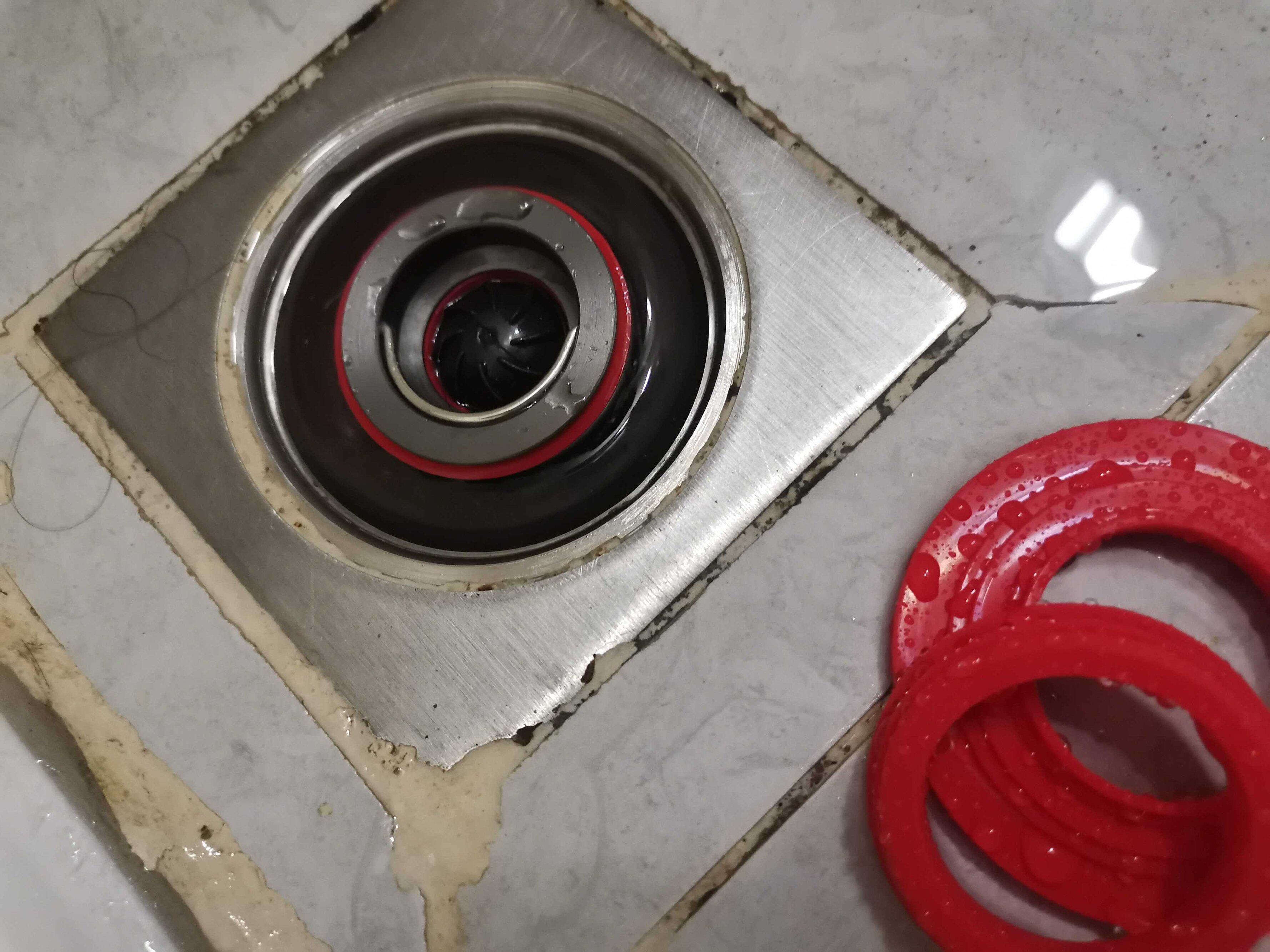 地漏器卫生间下水道防返臭神器厕所反味防虫封闭盖通用内芯口