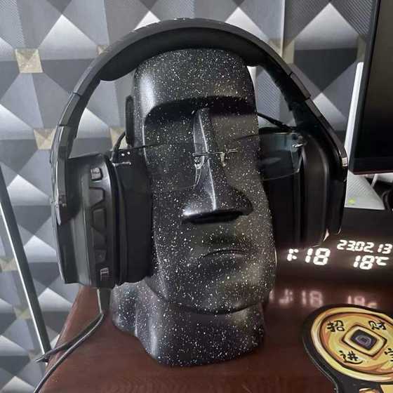Desktop computer headphone stand headset headset box storage desktop display storage glasses stand ornaments
Desktop computer headphone stand headset headset box storage desktop display storage glasses stand ornaments