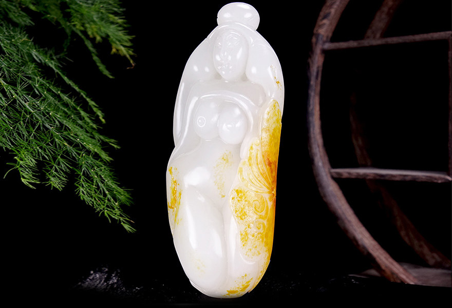 和田玉白玉美女把件 153.85克