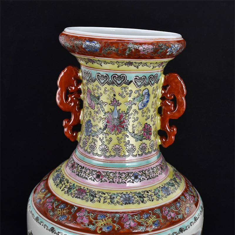 六七十年代景德镇市艺术瓷厂 手绘粉彩双耳湖光山色瓷王瓶