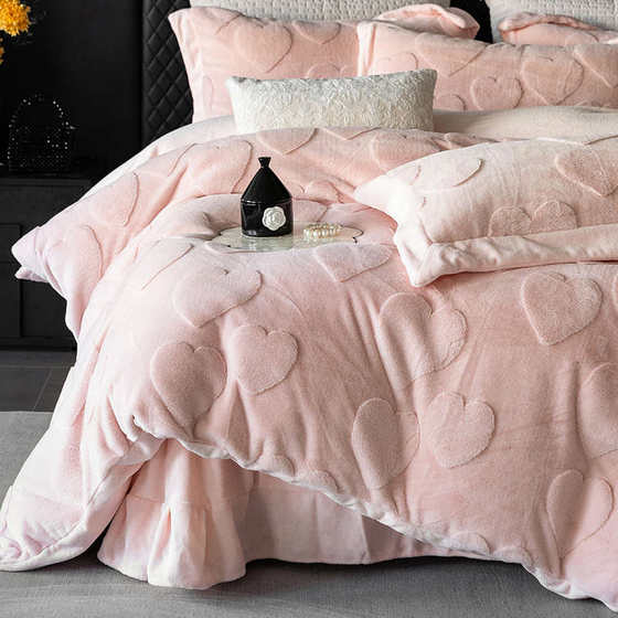 High-end milk velvet wedding four-piece set winter thickened coral velvet quilt cover wedding flannel sheet bedding
High-end milk velvet wedding four-piece set winter thickened coral velvet quilt cover wedding flannel sheet bedding