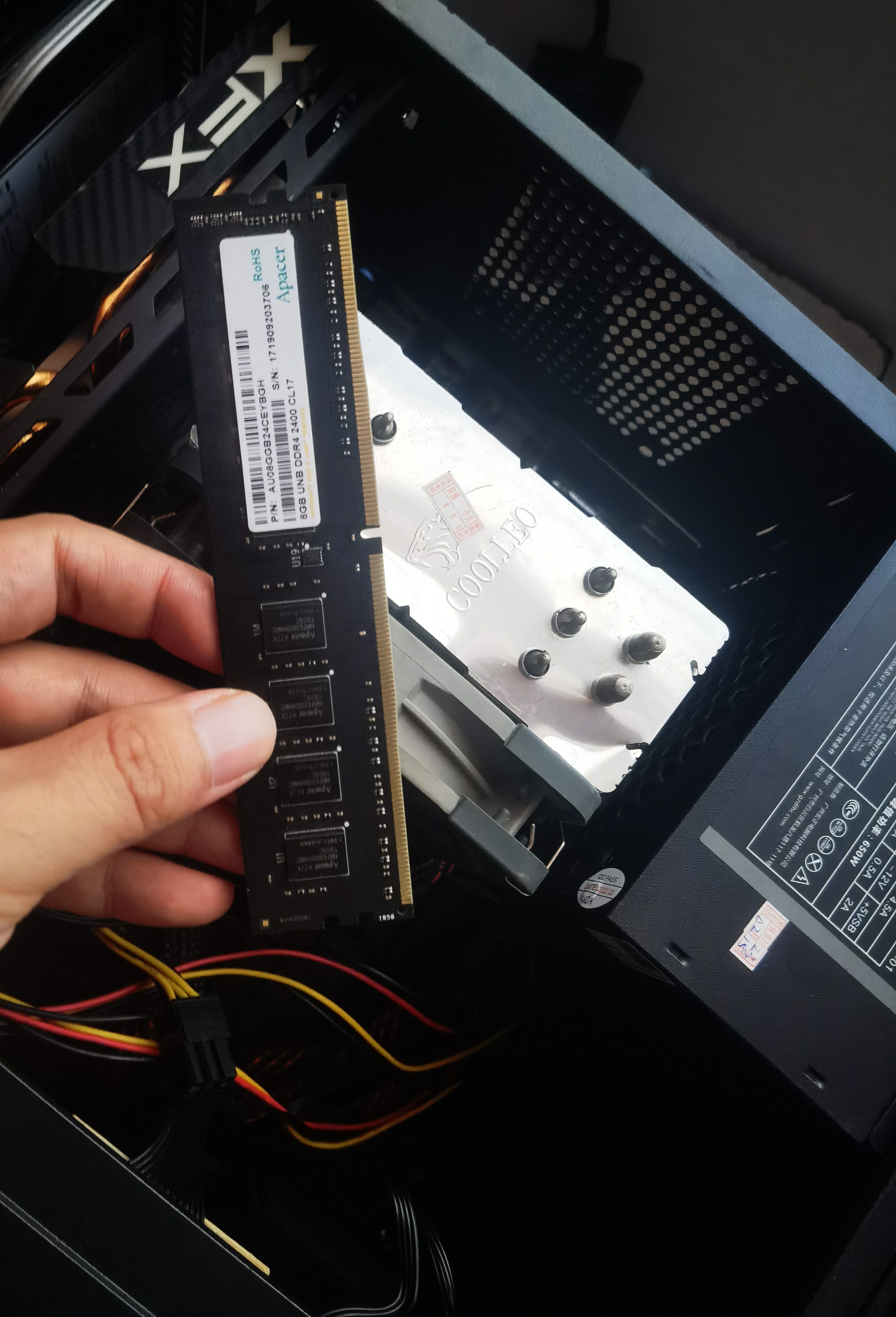 金士顿 威刚ddr4 2133 2400 2666 4g 8g 16g四代台式机电脑内存条