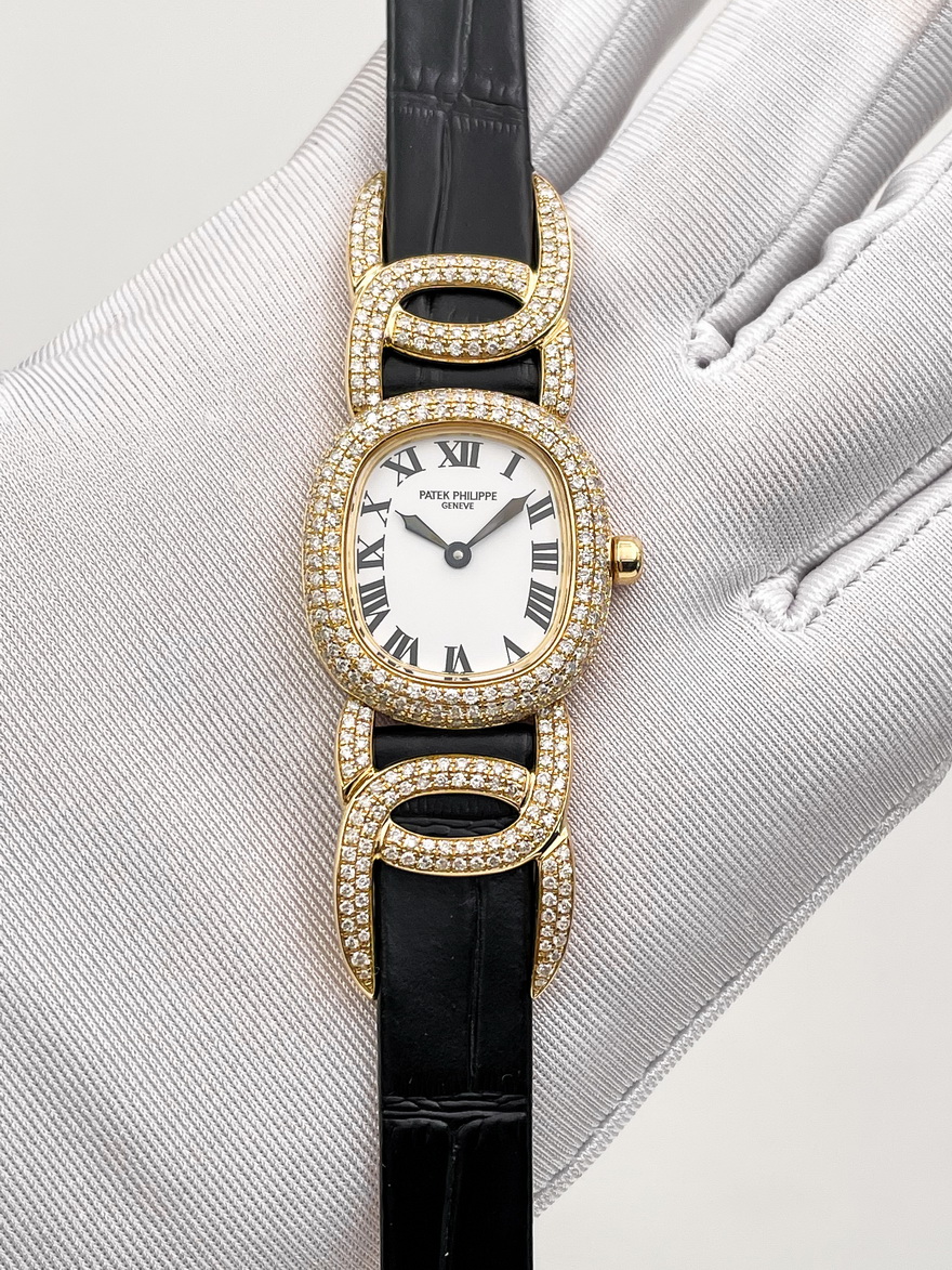 [5折热门手表]9.5新百达翡丽18k黄金后镶钻石英女表 公价约25万