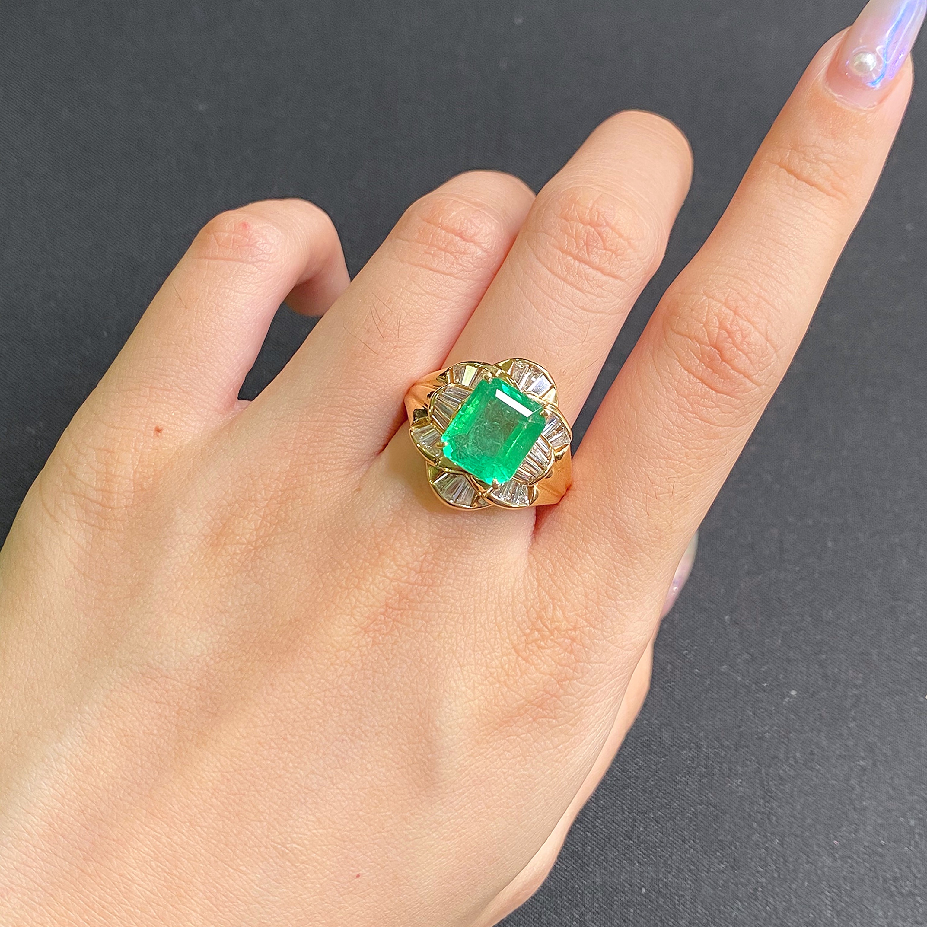 86ct哥伦比亚祖母绿戒指18k金镶0.81ct钻石15345