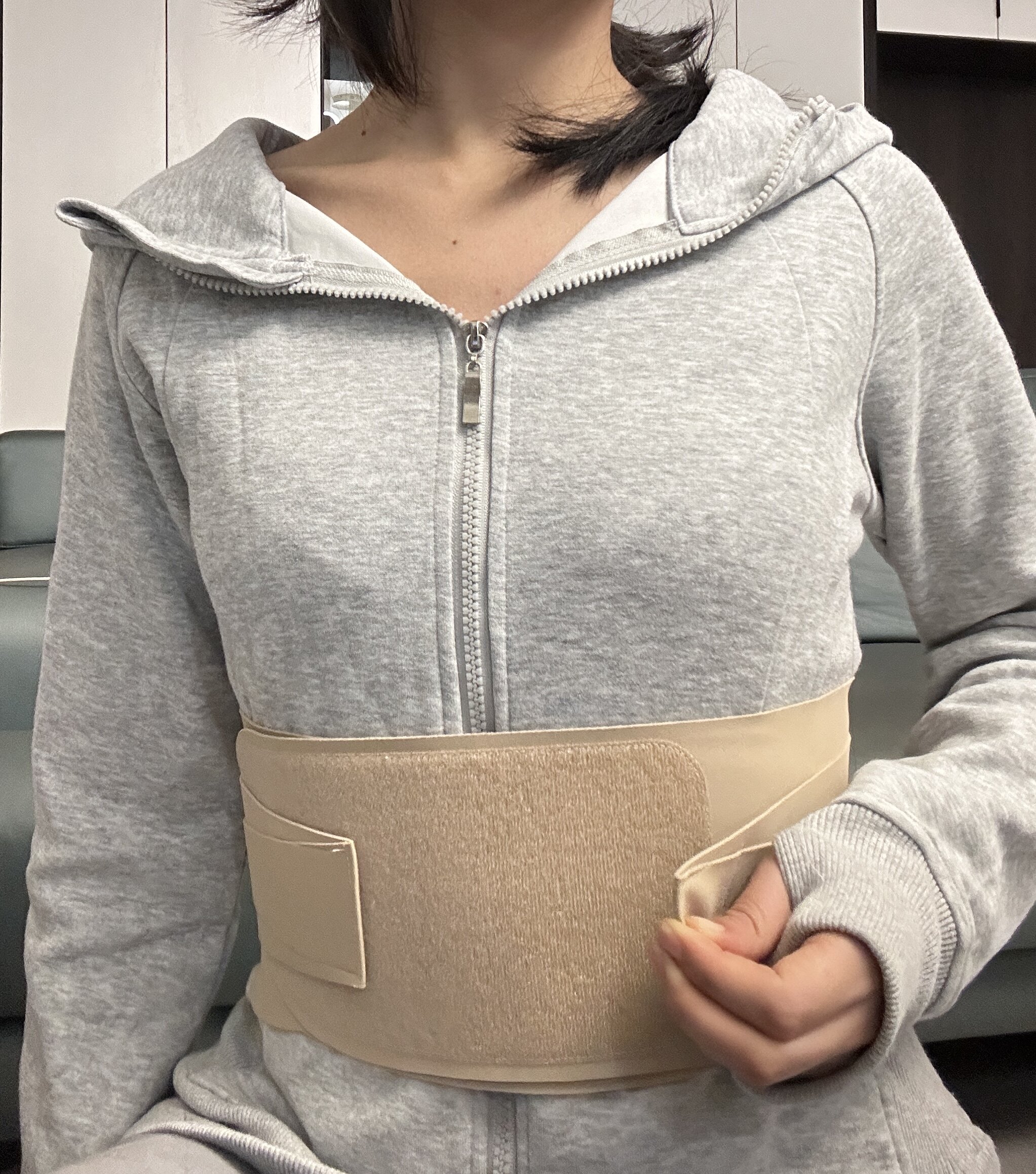 日本超薄医用女士轻薄透气护腰带夏天季腰椎间盘款腰痛专业腰围托