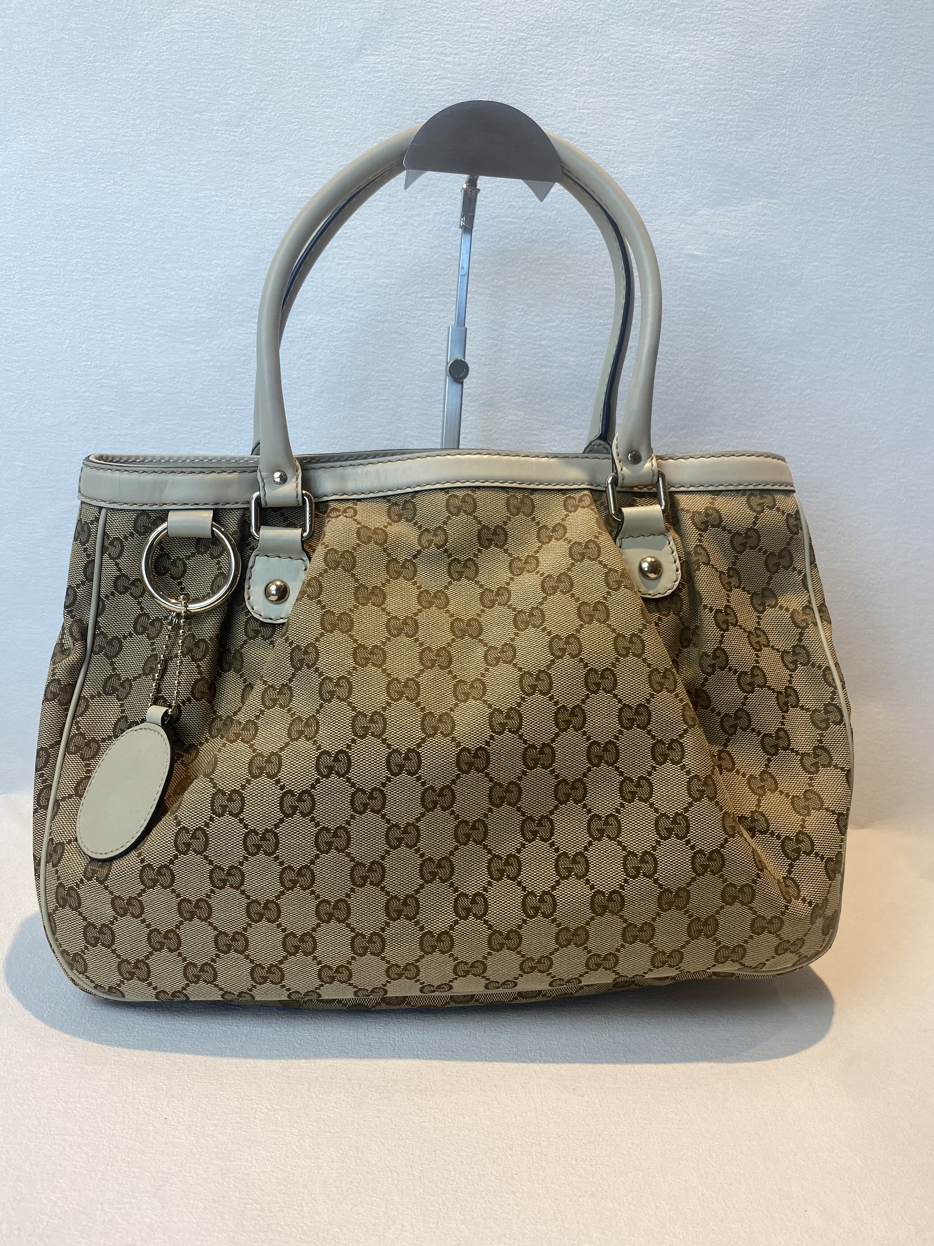 2011年以前价格范围: 2000-4999质地: 帆布gucci/古驰系列: 其他婆破