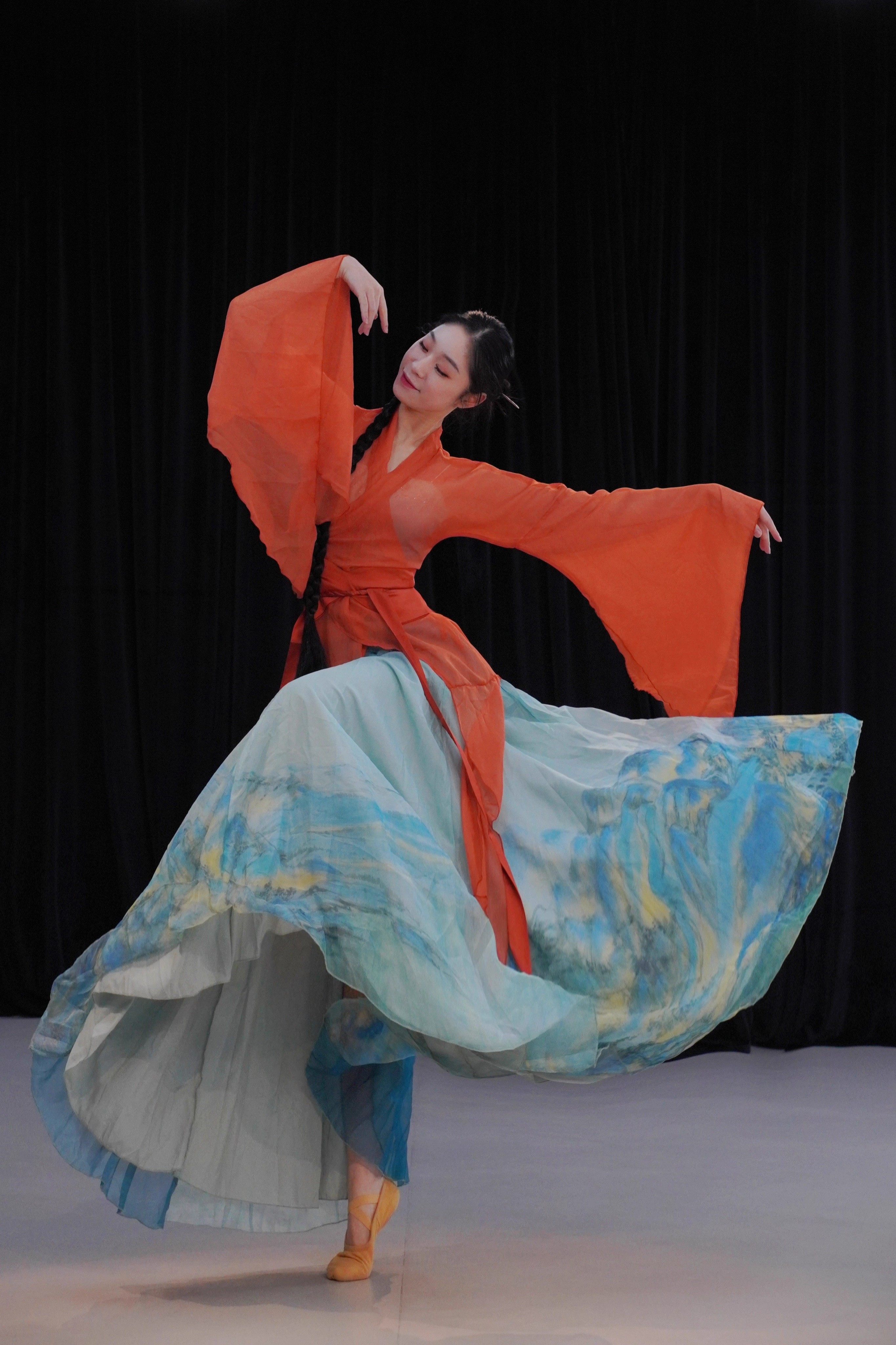 旋宫古典舞蹈服装大摆裙双层古风印花裙子表演练功服中