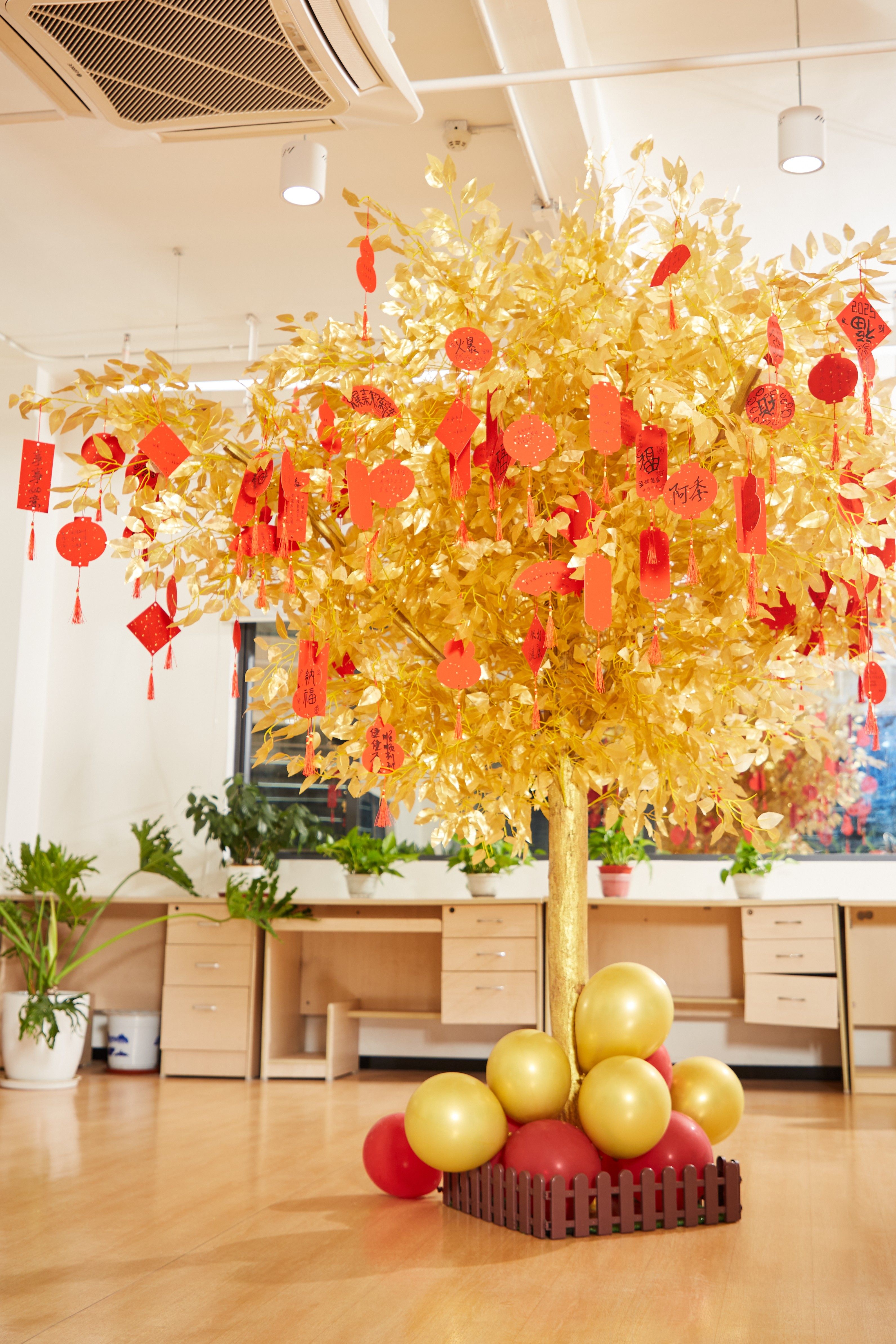 仿真榕树金色发财树摇钱假金树摆放许愿商场新年祝福落地花艺造景