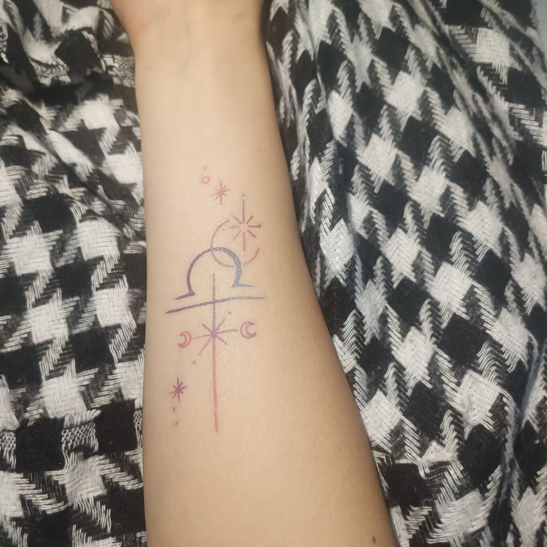 再变 天秤星彩色纹身梦幻星座持久高级潮酷彩色手臂情侣纹身贴