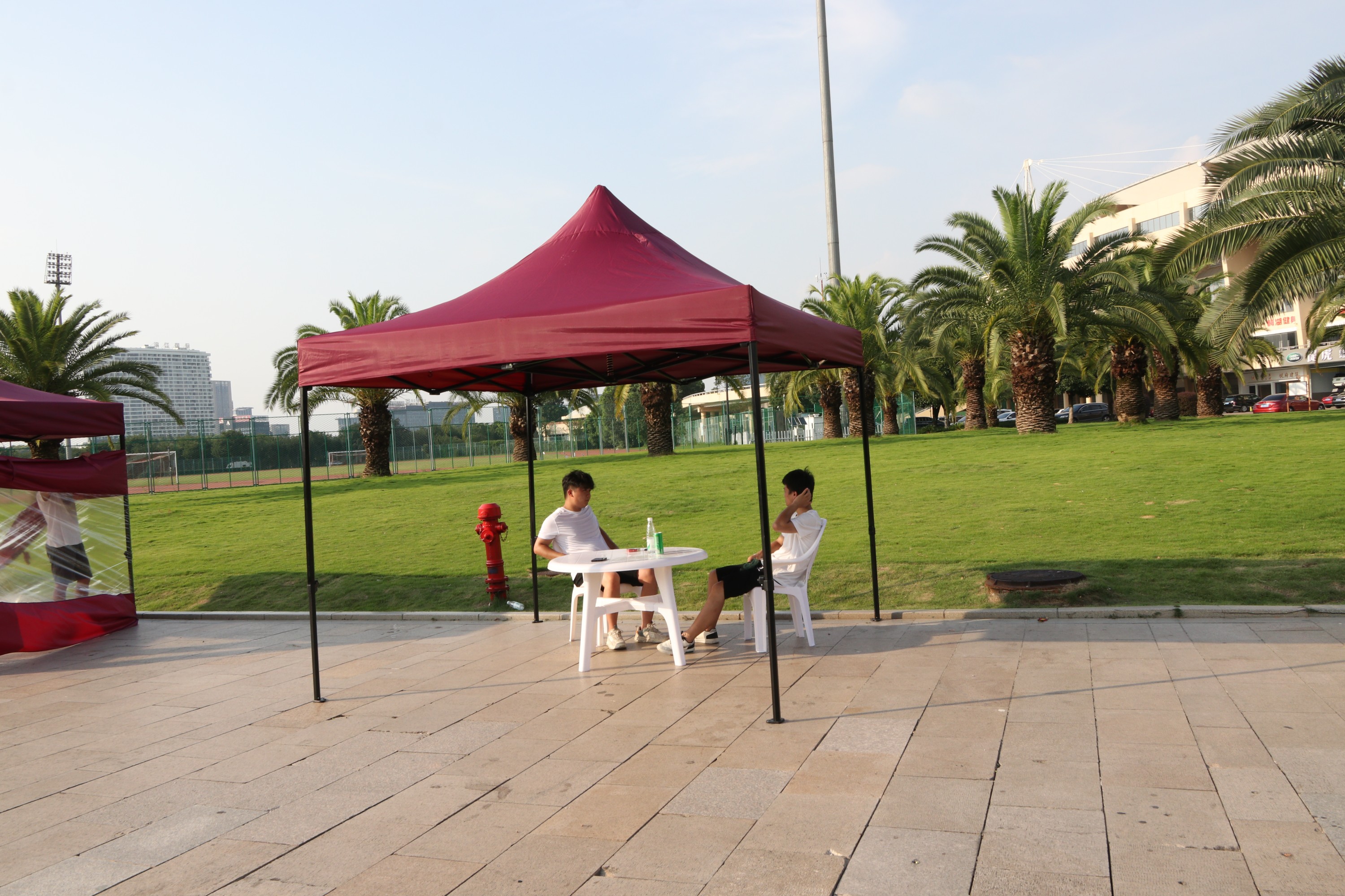 太阳伞户外摆摊遮阳伞四脚帐篷地摊专用防雨大伞折叠四方伸缩雨棚