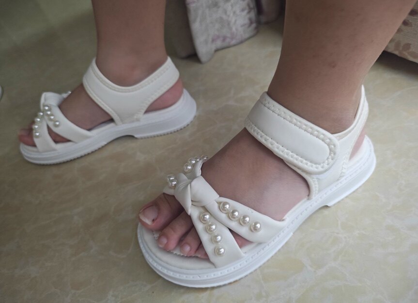 2025新款儿童凉鞋女童夏款中大童外穿软底洋气珍珠公主沙滩鞋女孩