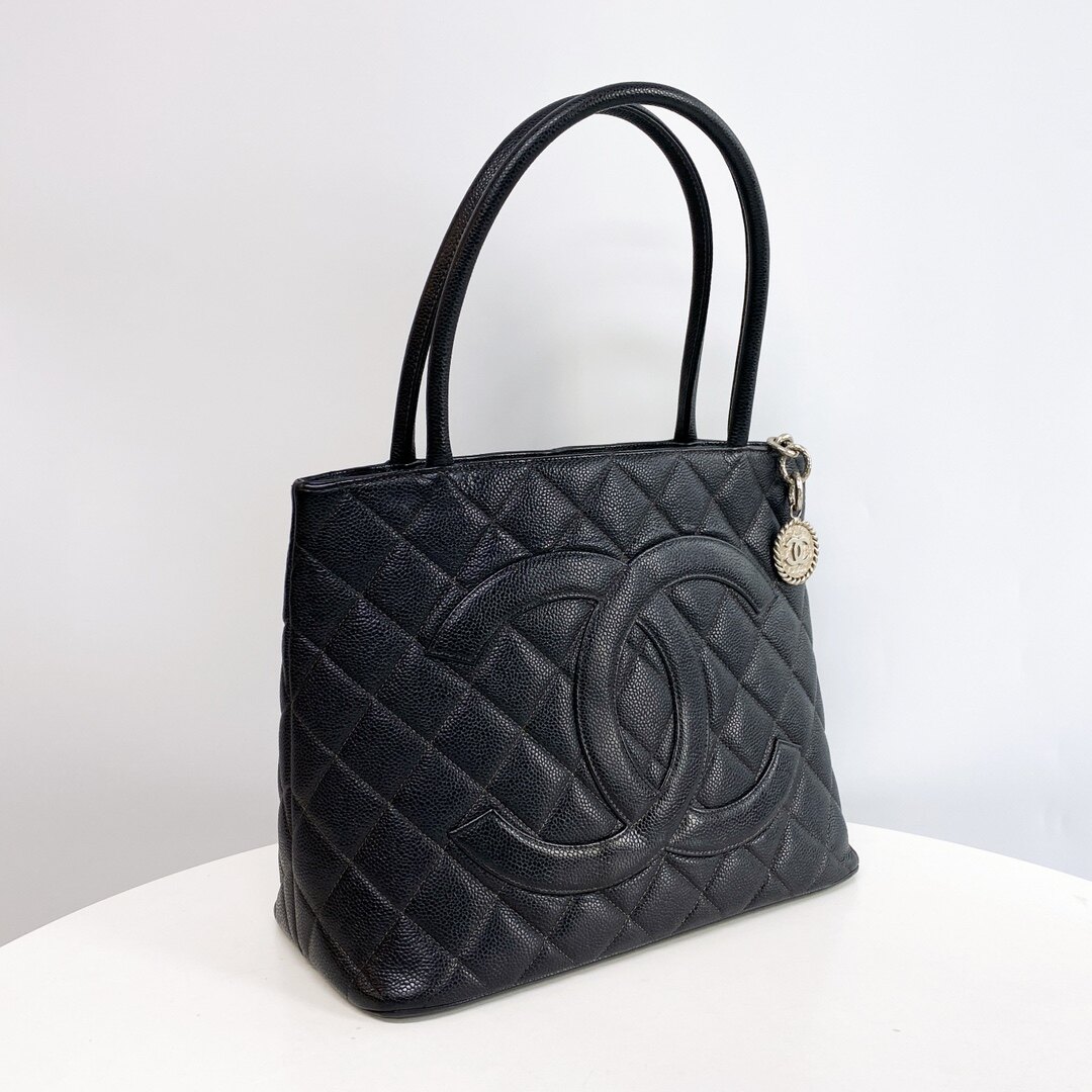 [9.8新]chanel香奈儿黑银荔枝纹牛皮希尔顿黑银托特包单肩包正品