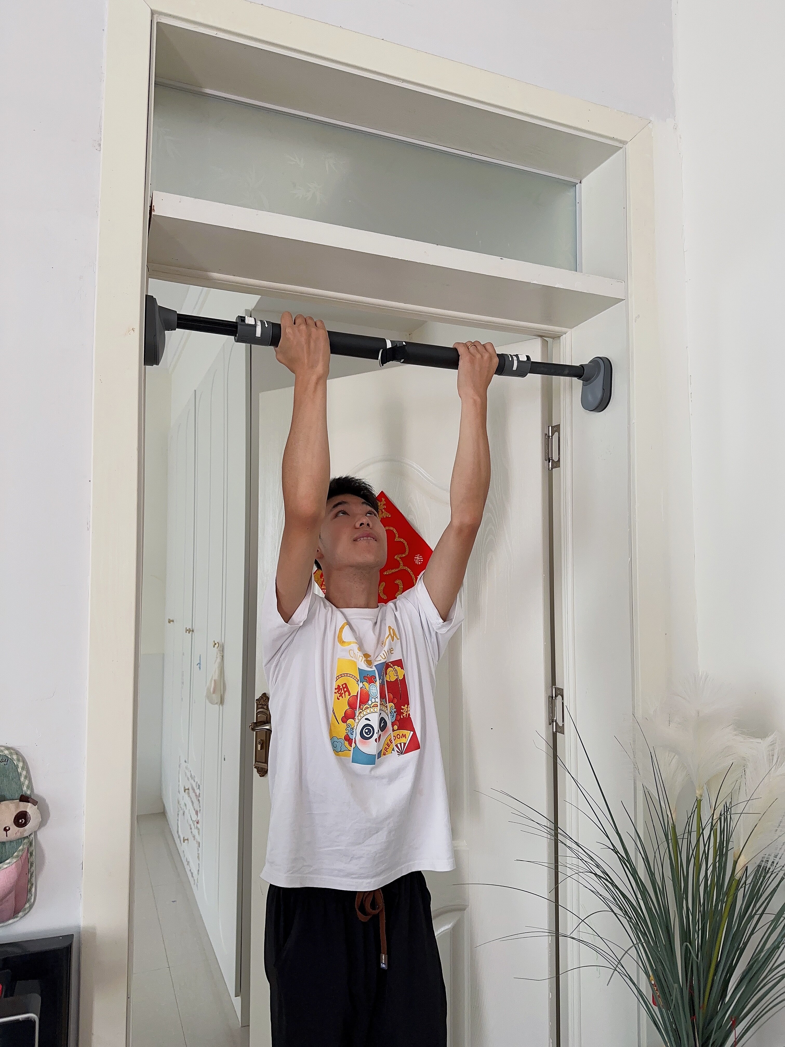 单杠室内家用引体向上器墙体门上免打孔门框家庭吊杠杆拉伸杆吊环