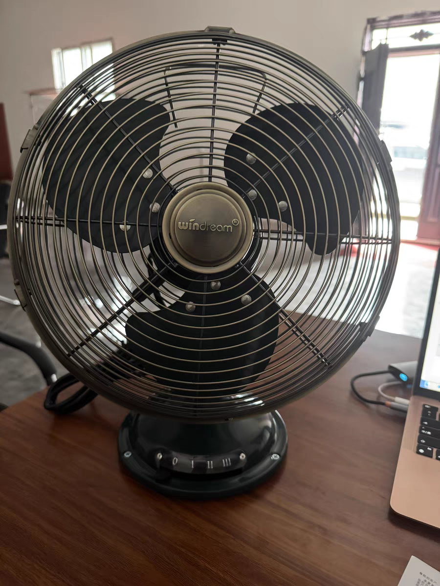 老式怀旧金属电风扇绿色复古台式风扇摇头铁叶扇家用静音宿舍机械