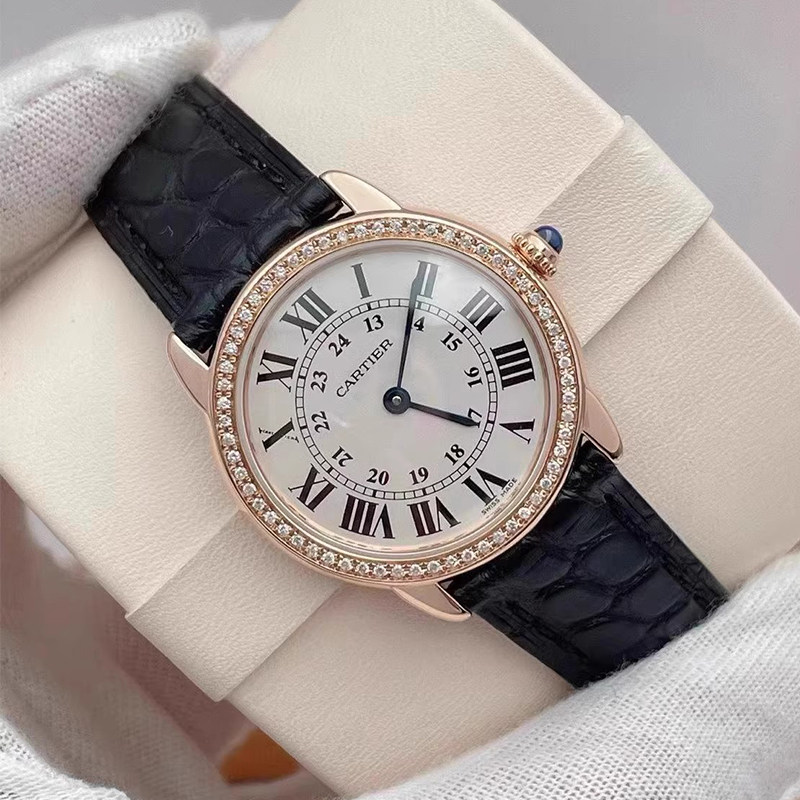 人工合成蓝宝石表镜表壳材质: 其他品牌产地: 瑞士备注: 后镶钻鉴别