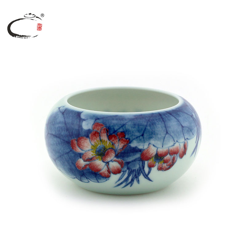 Characteristics of jingdezhen porcelain and auspicious up glair lotus archaize water jar XiCha writing brush washer water wash tea urn