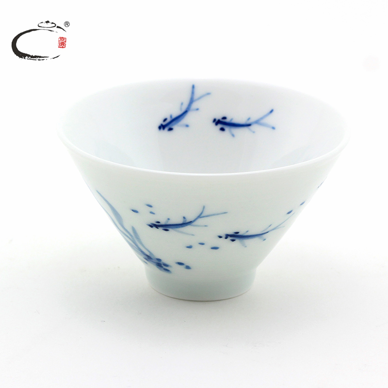 And auspicious jingdezhen blue And white porcelain ceramic cups small cup sample tea cup kung fu tea cups built lamp cup