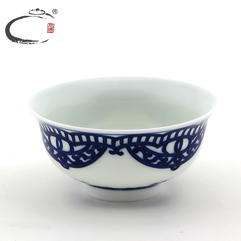 Blue and white fly wing to wing and auspicious jing DE up hand - made cup of jingdezhen ceramic sample tea cup kung fu tea cups