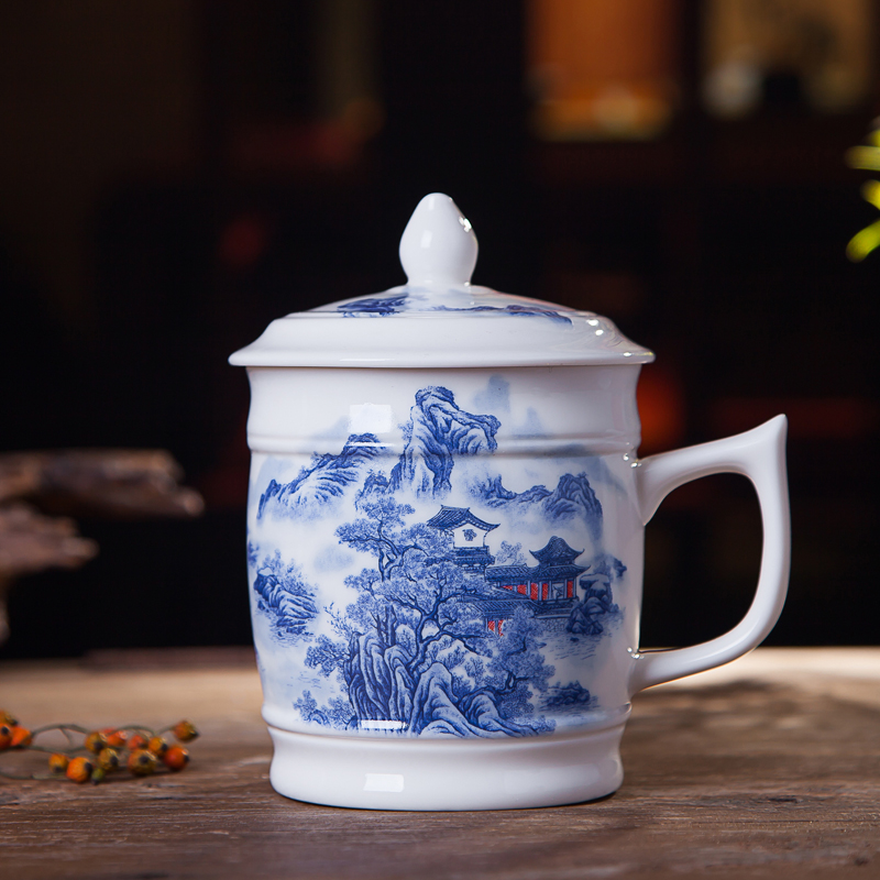 Large blue and white porcelain of jingdezhen ceramic cups with cover cup office gift cup office cup a cup of tea cup