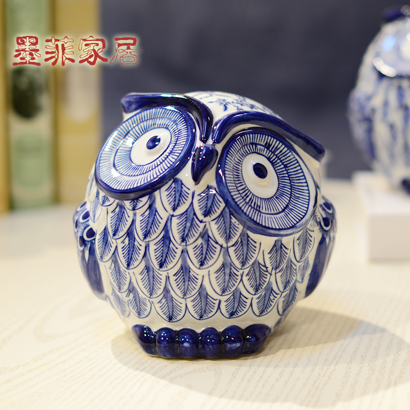 The Owl furnishing articles of modern blue and white porcelain is the new Chinese style classical ceramic sitting room TV ark, wine household soft adornment