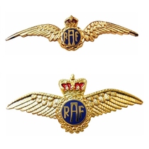 British Tourism Royal Air Force Museum Cultural and Creative Commemorative Gifts Boutique Flying Wing King and Queen Badge