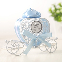 Handmade wrought iron carriage candy box love European tinplate heart wedding candy gift box creative wedding banquet