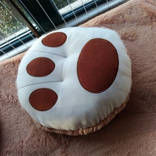 抱枕熊掌抱枕靠垫可爱创意家居坐垫毛绒玩具枕头包邮