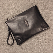 Japan and Korea trend handbag men 2018 new large capacity soft leather rivets hand bag fashion shoulder Cross bag Leisure